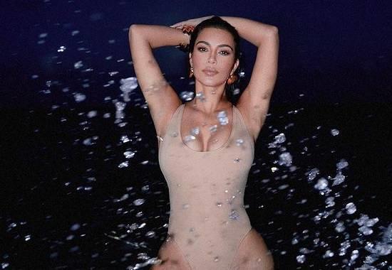 Kim-Kardashian Kim-Kardashian-nude-bikini Kim-Kardashian-nude