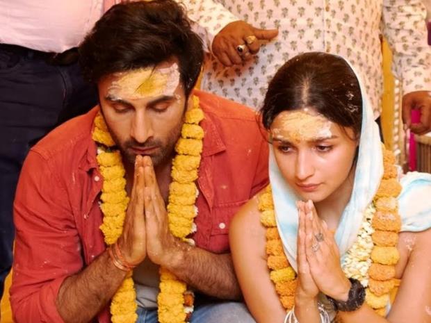 Ranbir-Kapoor-Alia-Bhatt Ranbir-kapoor-Alia-Bhatt-Wedding-Date Ranbir-kapoor-Alia-Bhatt-Marriage-date