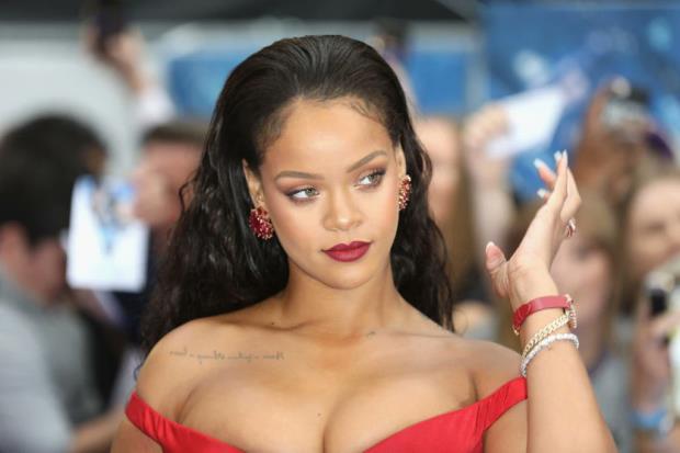 Forbes 2022: Being raised in poverty to become Billionaire with Rs 12,900 crore; Journey of Pop singer Rihanna | Forbes-2022-List,Forbes-Billionaire-List-2022,Rihanna-12900-crore- True Scoop
