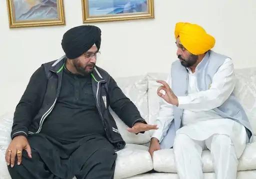 Mann-meets-Sidhu Sidhu-mann-meeting wiil-sidhu-change-party