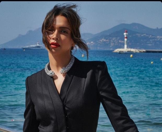 Cannes 2022: Folk singer Mame Khan Sings during the inauguration; Actress Deepika Padukone and others seen dancing | Cannes2022,75th-cannes-film-festival,Deepika-Padukone-dances-at-Cannes- True Scoop