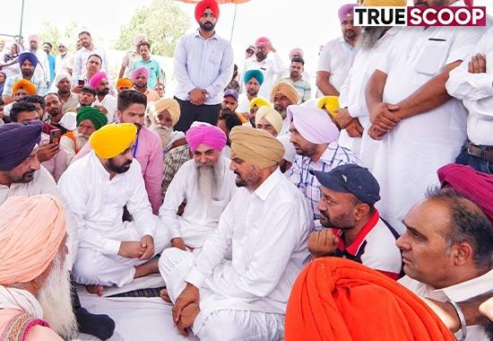 Punjab CM visits Moosewala’s house under tight security, villagers protest against police hinderances 