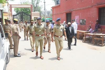 Varanasi seers seek lockdown of violence-linked mosques