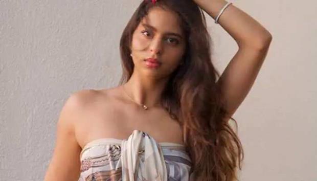 Suhana Khan gets limelight for her dressing style, wears 'expensive' Footwear worth Rs 20,000; Have a look