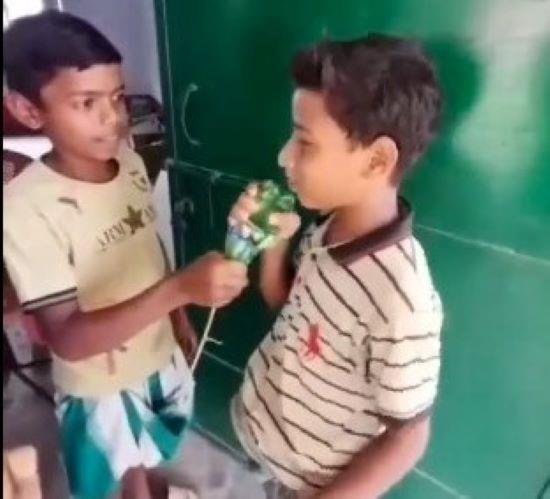 Viral Video: Jharkhand's 'Little journalist' exposing the plight condition of government school