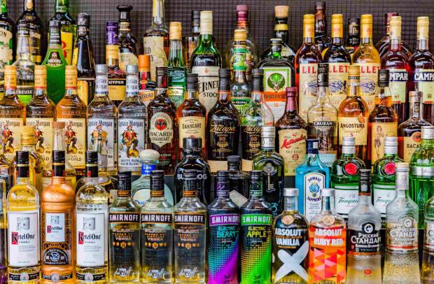 Does alcohol expire? Shelf life of alcohol and what makes aged-whisky expensive? Details inside | India-News,India-News-Today,India-News-Live- True Scoop