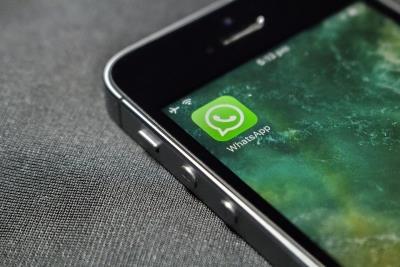 WhatsApp may soon add camera shortcut for iPhone users