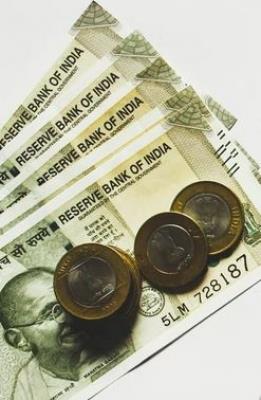Rupee falls 88 paise to close at all-time low of 80.86 against USD