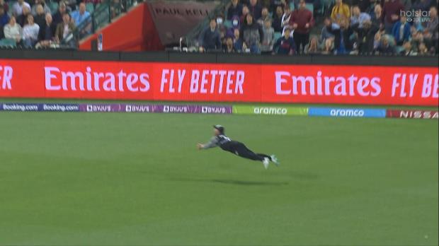 Aus vs NZ T20 WC 2022: Glenn Phillips’ airborne diving stunner to dismiss Marcus Stoinis leaves fans awestruck; Watch