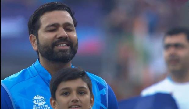 Ind vs Pak T20 WC 2022: Rohit Sharma's raw emotions during national anthem win fan's hearts; Watch Here