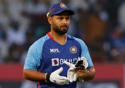 Pant reveals reason behind accident as Dhami calls