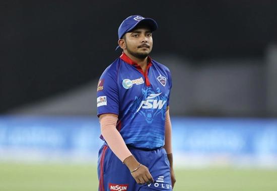 Fans divided after Sports Journo hints Prithvi Shaw's 'drinking problem' reason behind his non-selection in Team India