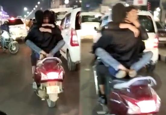 Lucknow-Scooty-Romance Lucknow-Scooty-Romance-Video Lucknow-Scooter-Romance