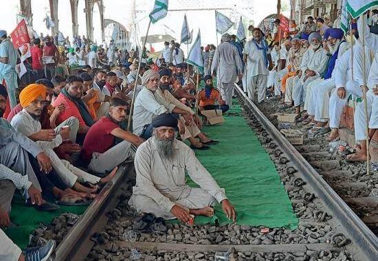 Punjab: Railway services to be disrupted for 3 hours in 12 districts amidst farmers' protest