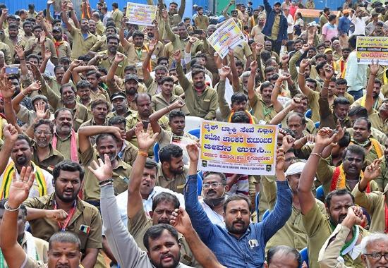 auto strike bengaluru, bengaluru autorickshaw strike, auto rickshaw strike bengaluru reason, strike in bengaluru, bengaluru autorickshaw drivers strike, India News, India News Today, India News Live, India Live Updates- True Scoop