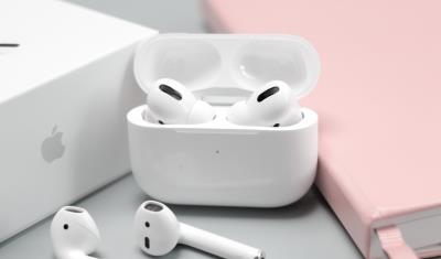 US woman left AirPods on plane, tracked them at airport worker's home: Report