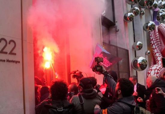 paris-protests lvmh-headquarters-protest pension-reforms-france