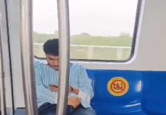 Delhi Metro Video Man Caught Flashing Inside The Train Dcw Chief Issues Notice To Delhi Police