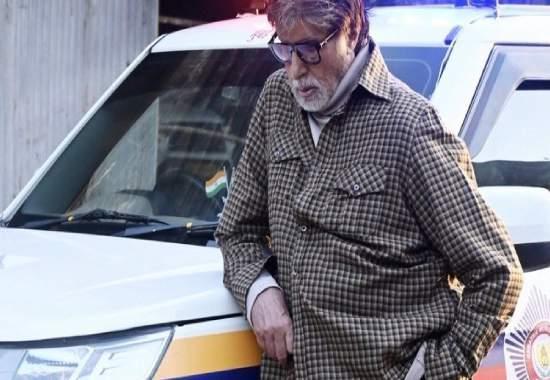 Amitabh Bachchan arrested? 'Shahenshah of Bollywood' reacts amid no-helmet controversy